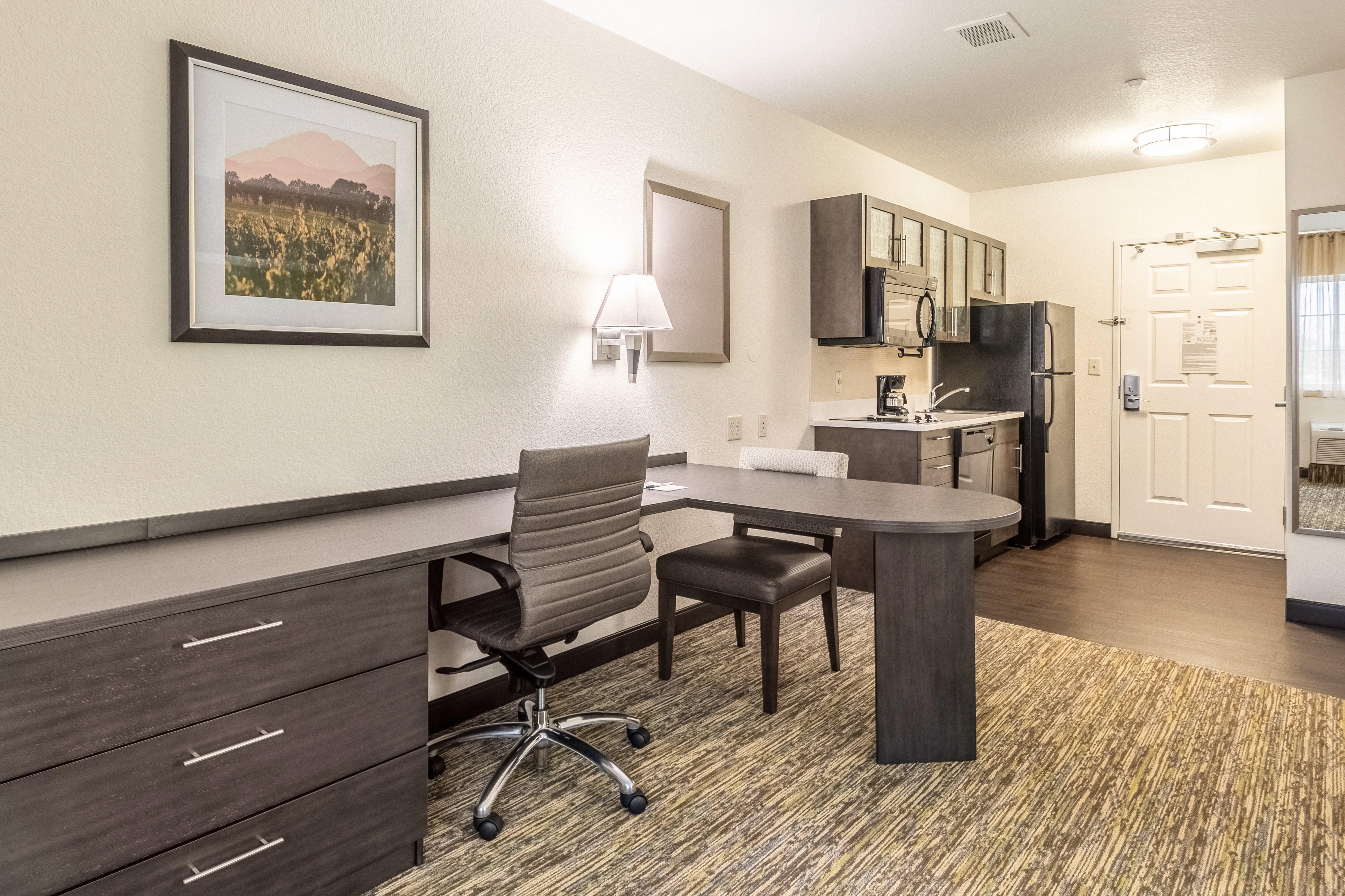 Candlewood Airport By Ihg