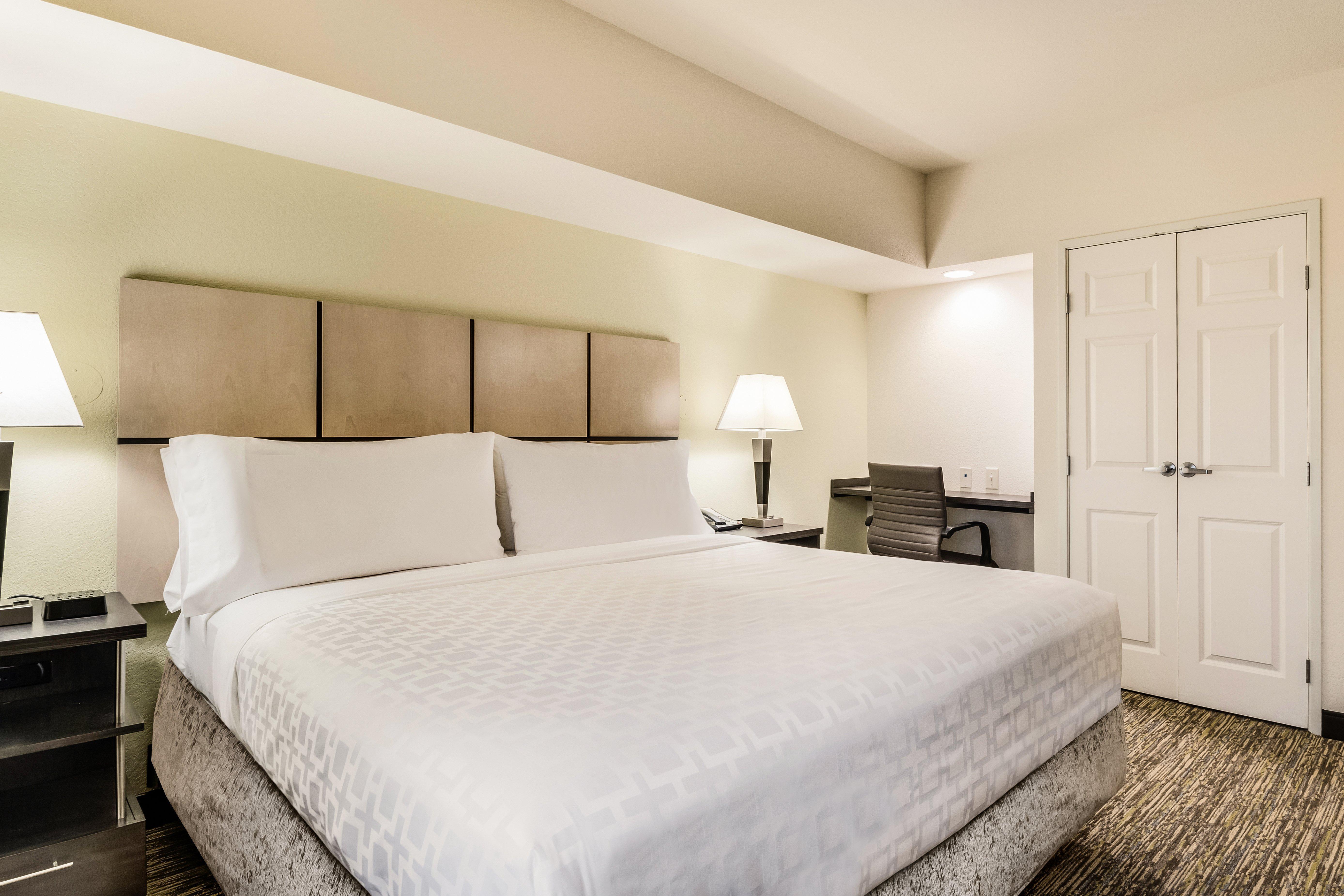Hotel Candlewood Airport By Ihg