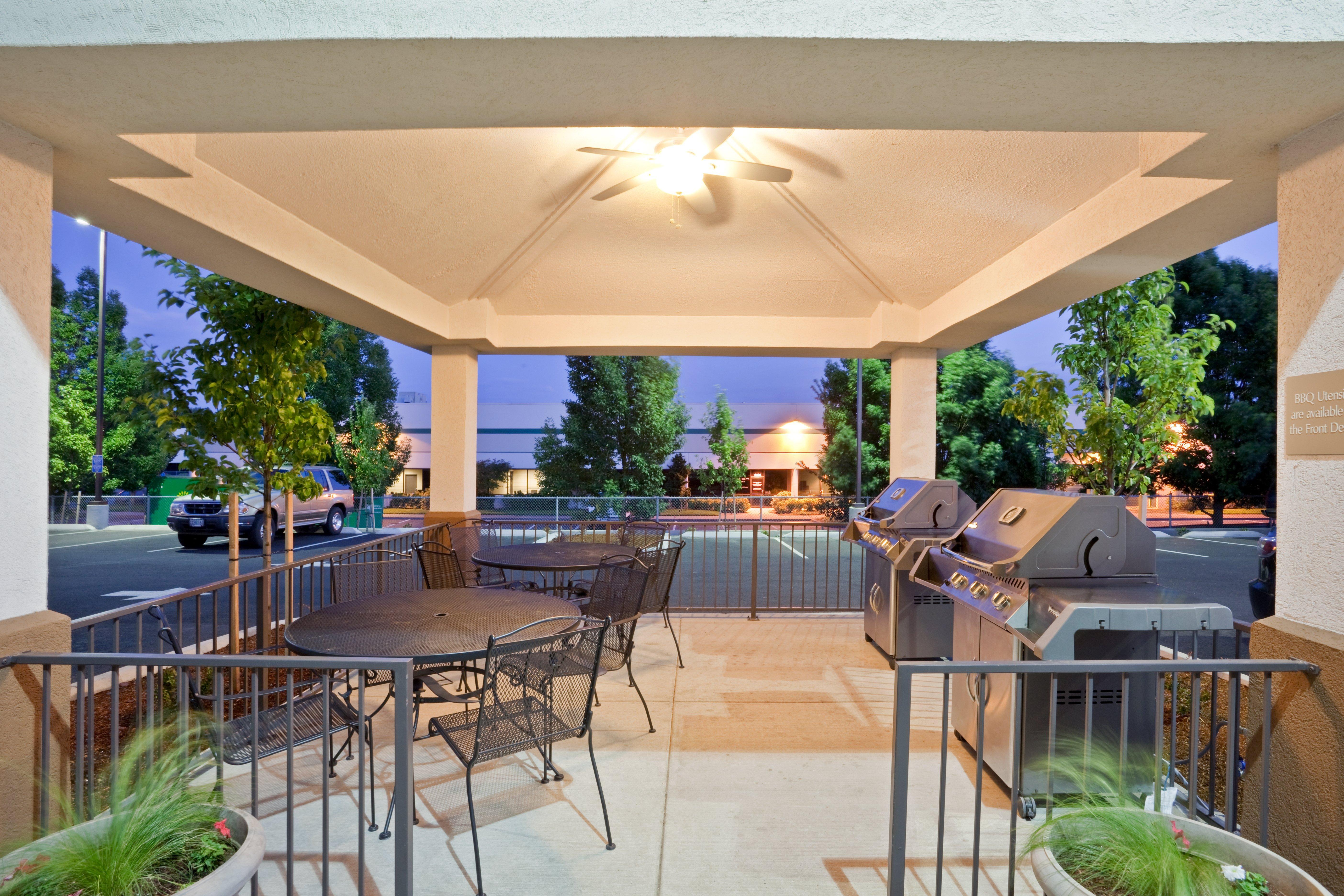 Hotel Candlewood Airport By Ihg