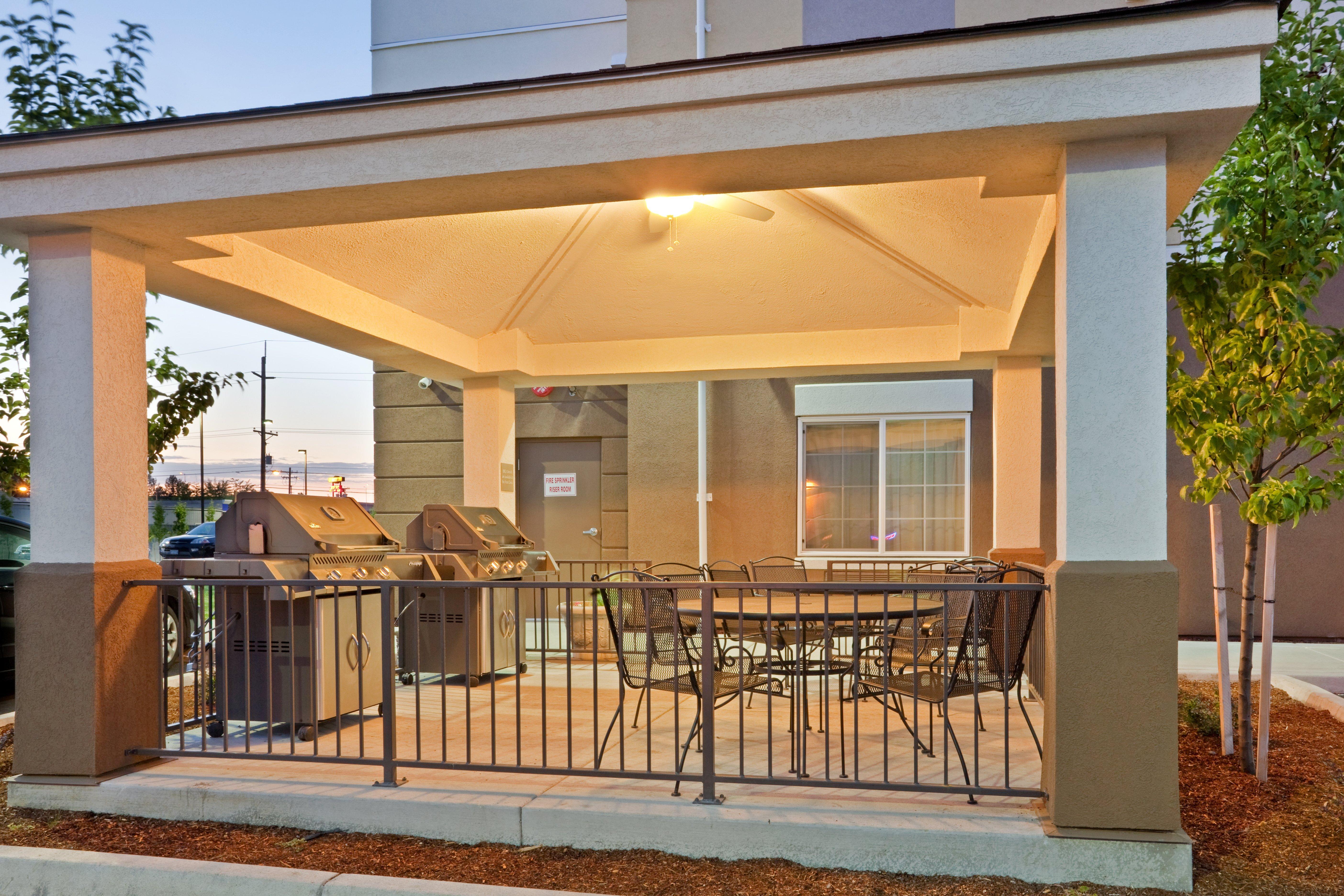 Hotel Candlewood Airport By Ihg