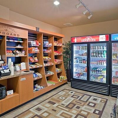 Hotel Candlewood Airport By Ihg 3*